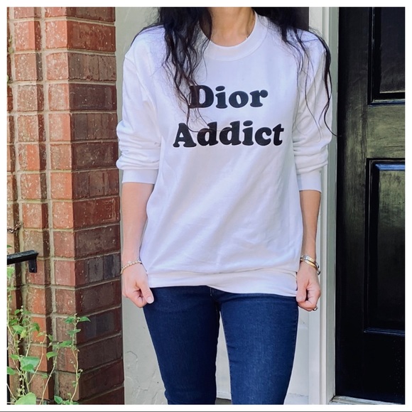 MUST HAVE! GRAPHIC SWEATSHIRT - Picture 9 of 12